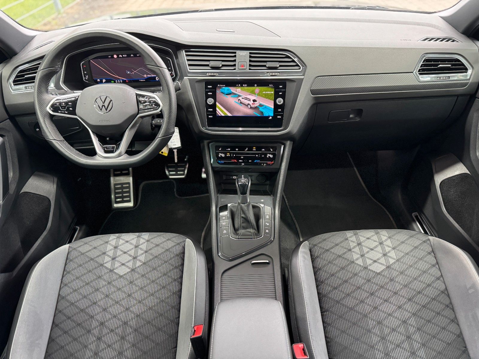 Volkswagen Tiguan R-Line DSG - Samsaru's Car Outlet