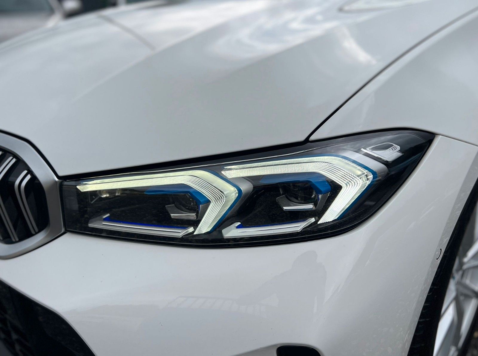 BMW 330i xDRIVE M SPORT - Samsaru's Car Outlet