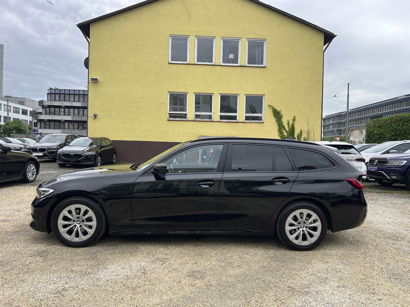 BMW 320d Advantage Aut. - Samsaru's Car Outlet