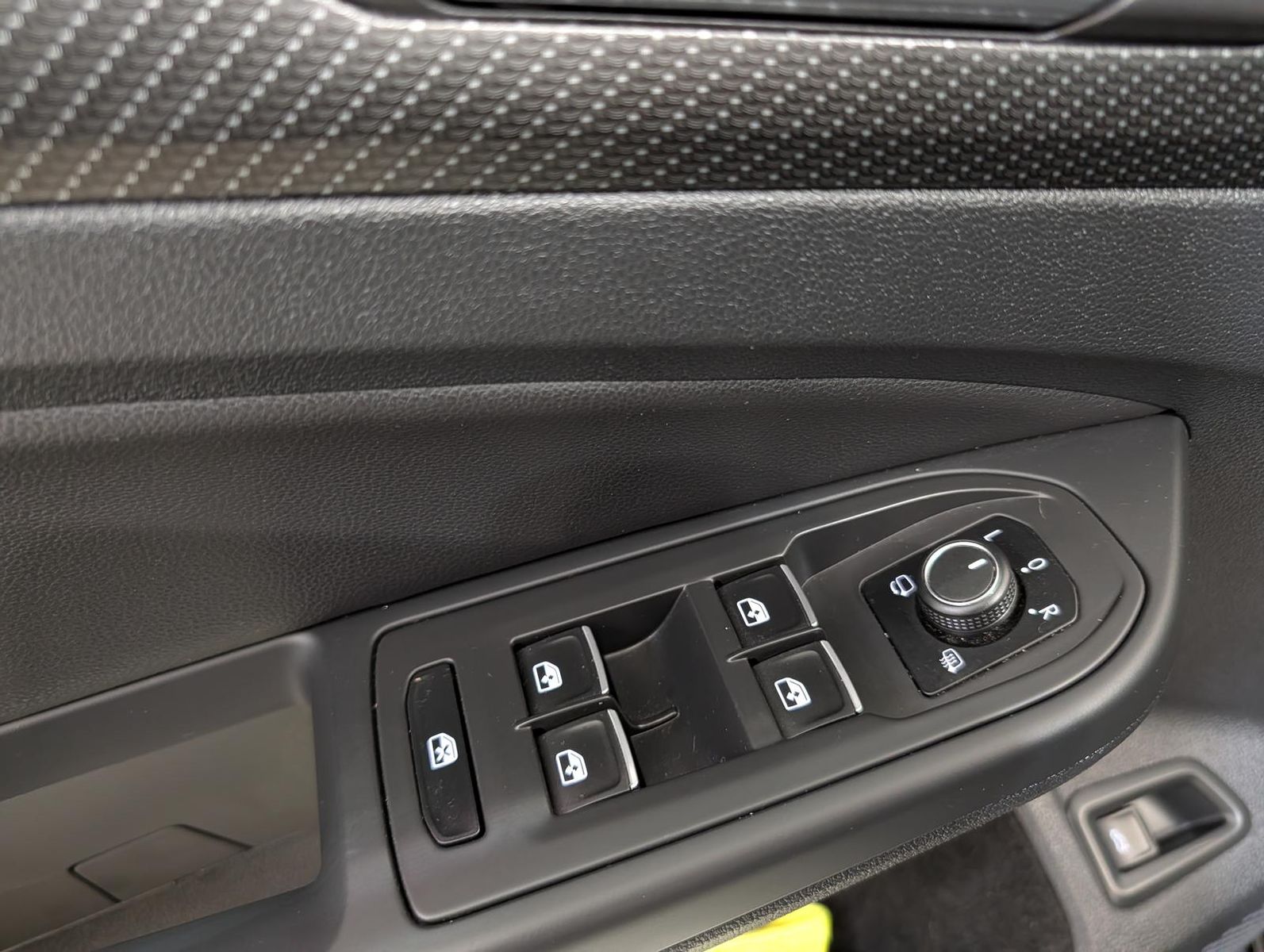 Volkswagen Golf Variant 2.0 TSI DSG R 4Motion Estriol 19Z.|