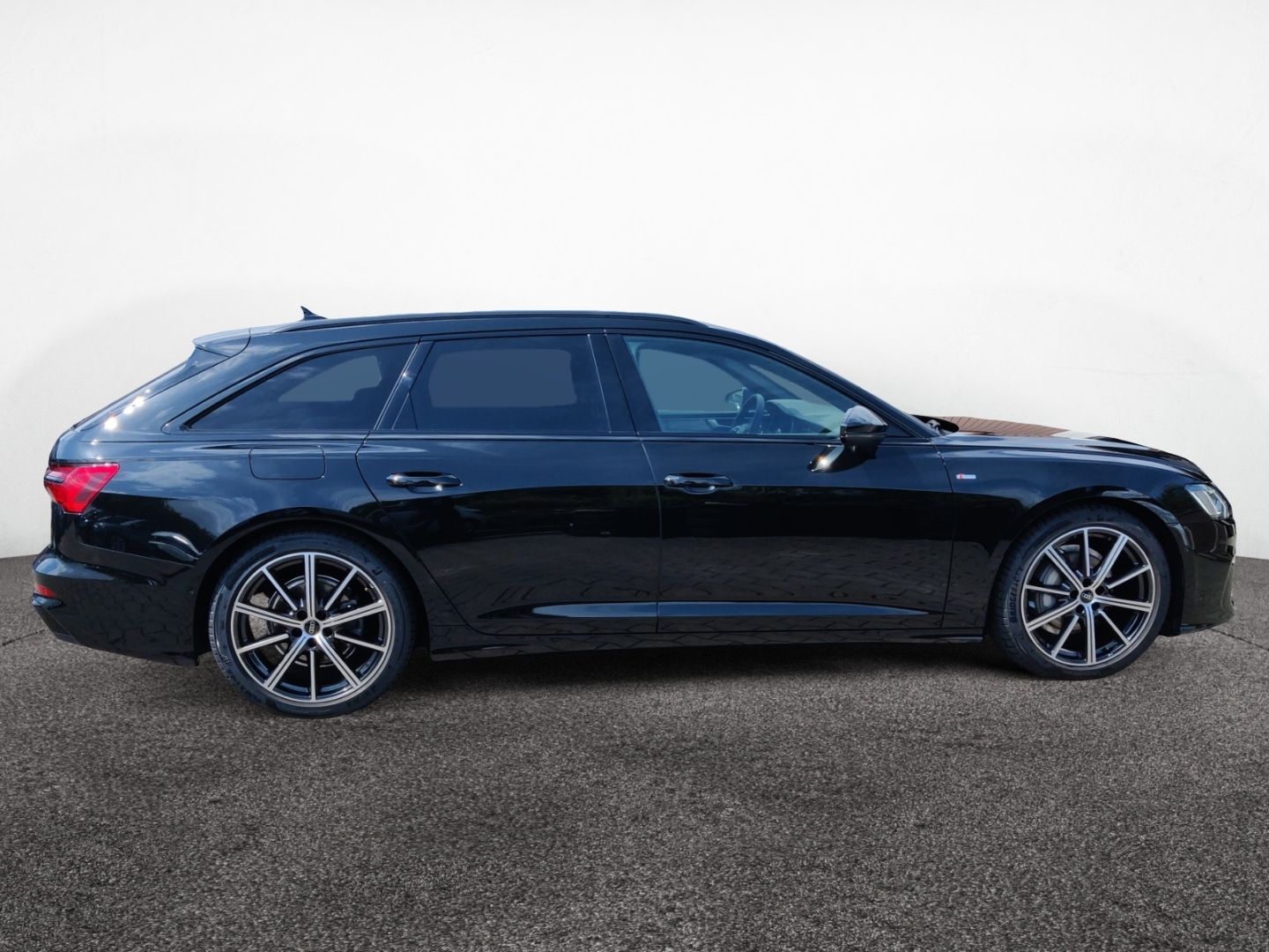 Audi A6 Avant 40 TDI S line - Samsaru's Car Outlet