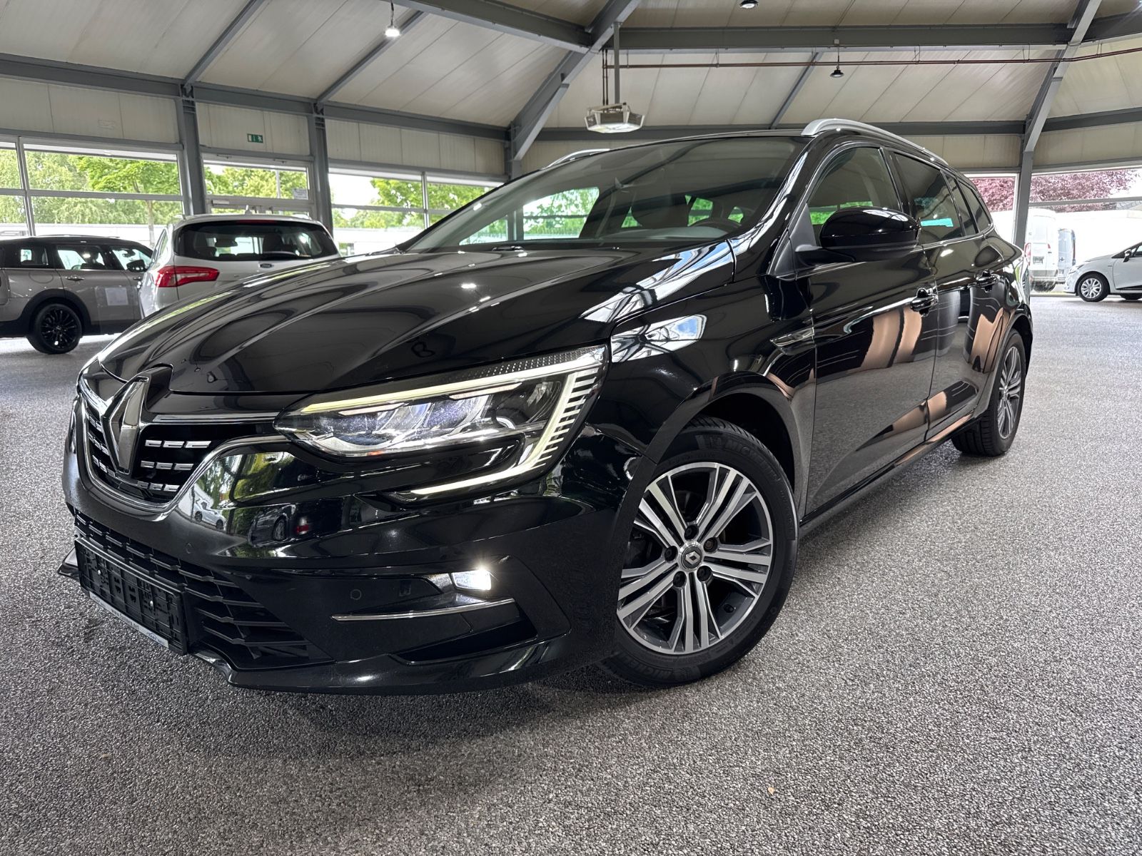 Renault Megane Grandt 1.5dci Intens - Samsaru's Car Outlet
