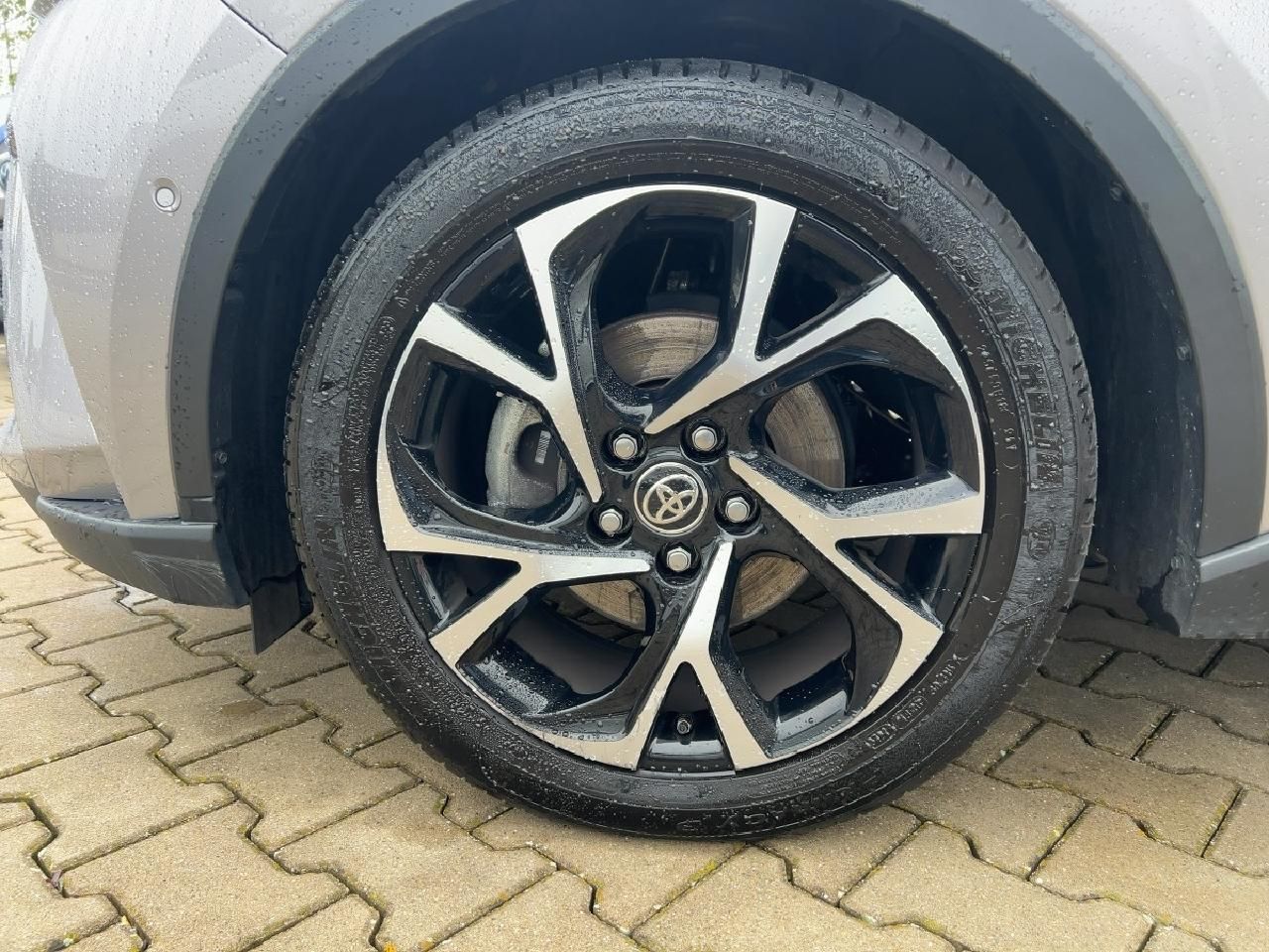 Toyota C-HR 2,0 Hybrid Team D inkl. AHK *Comfortpaket
