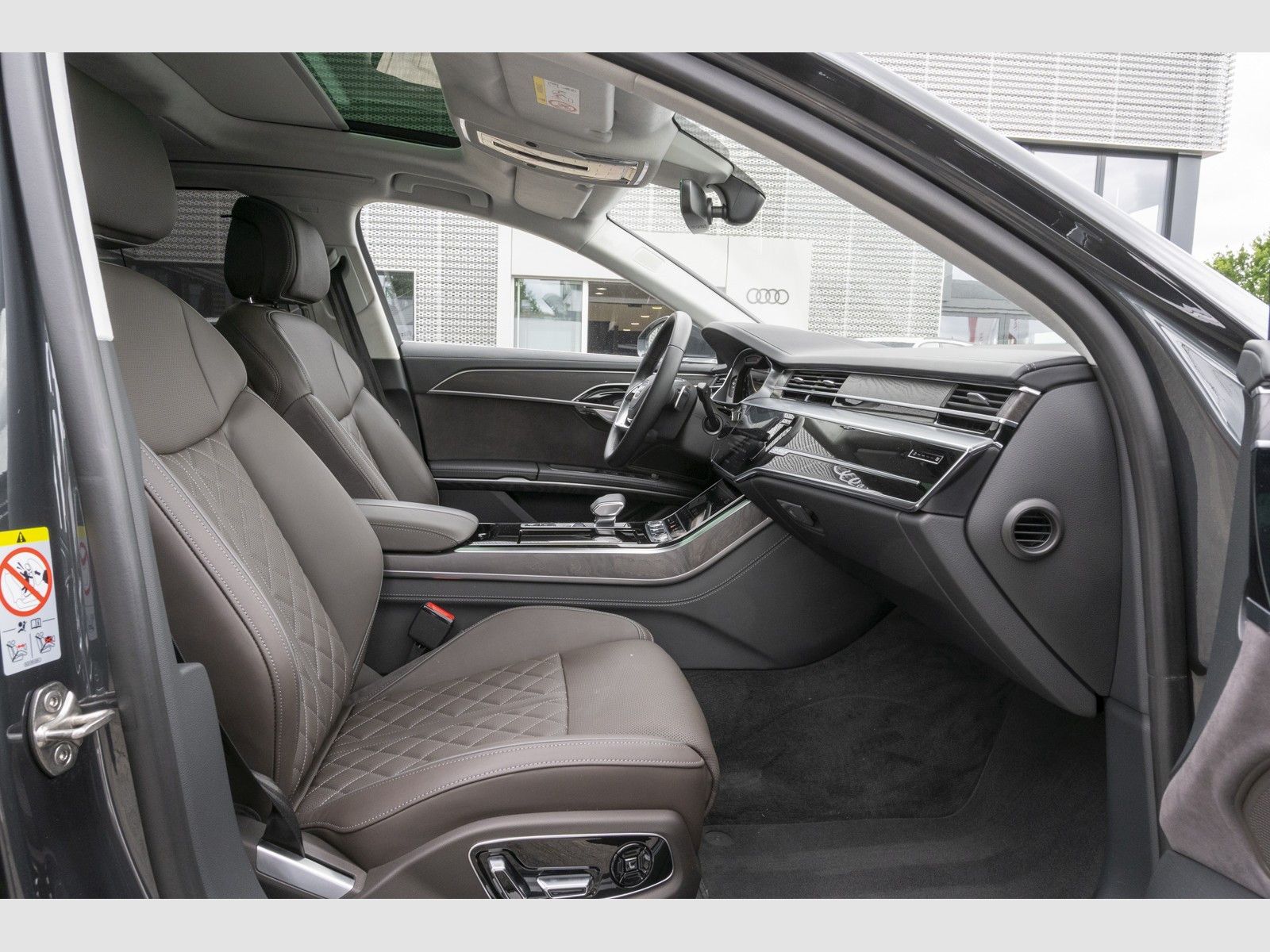 Audi A8 L 60TFSIe - Samsaru's Car Outlet