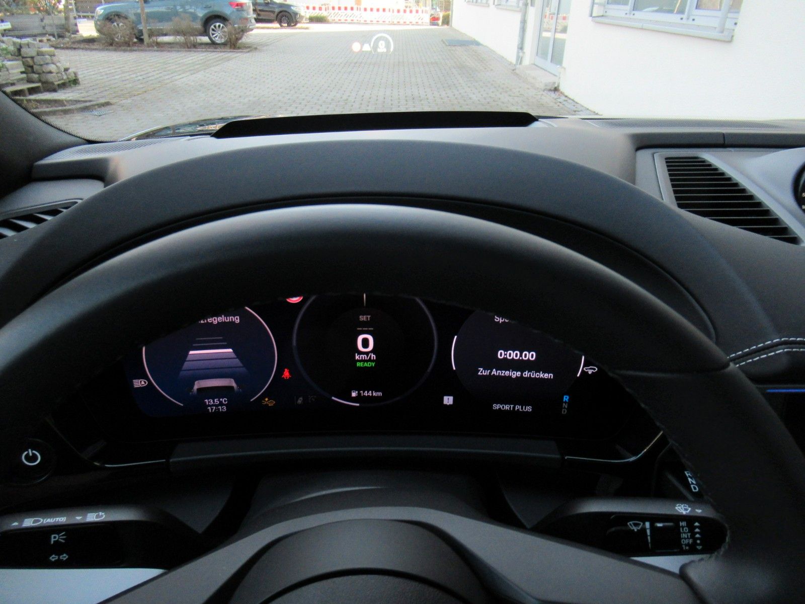 Porsche MACAN 4e - Samsaru's Car Outlet