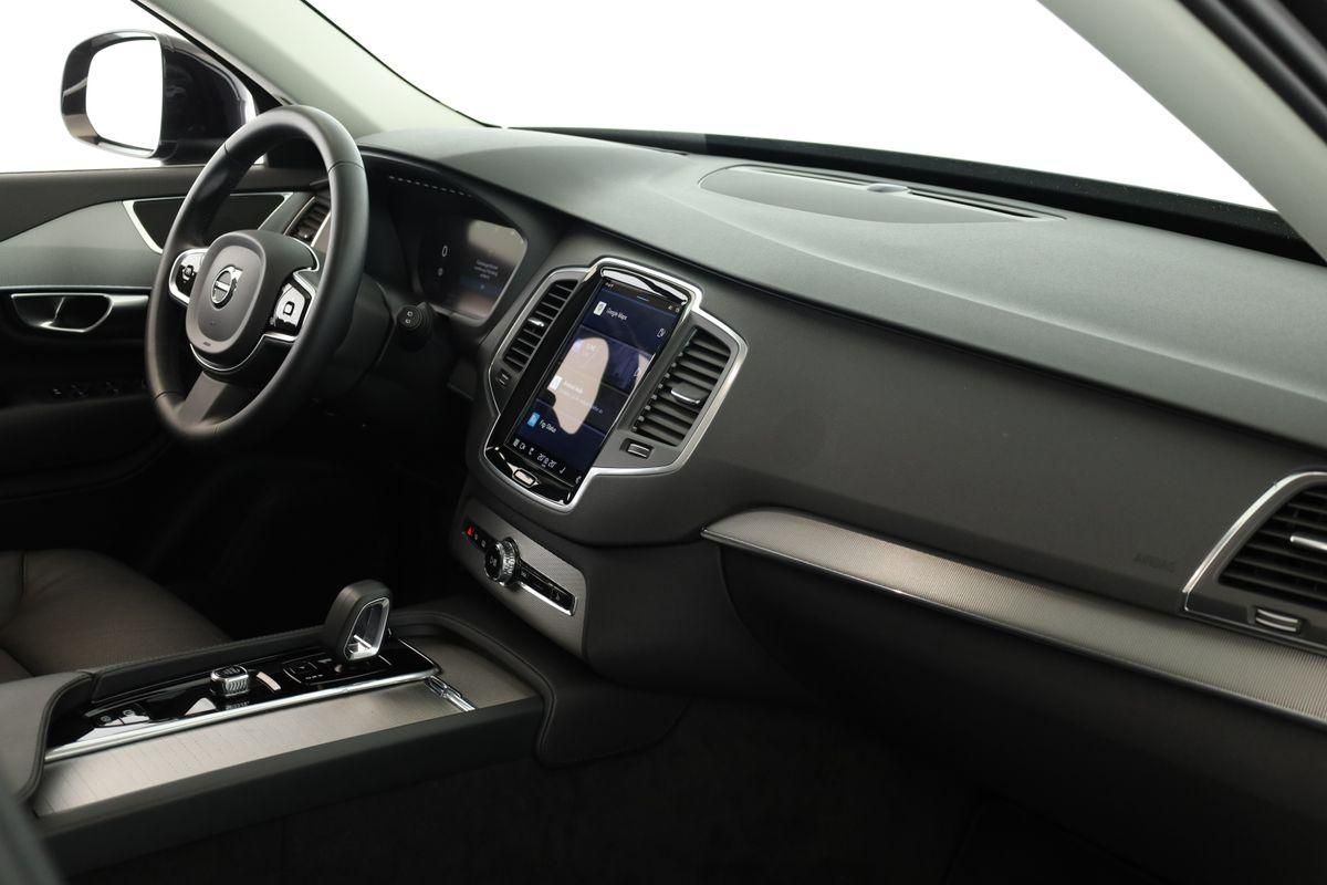 Volvo XC90 B5 AWD Core 7S LED Navi SHZ ACC Kam 20" AHK