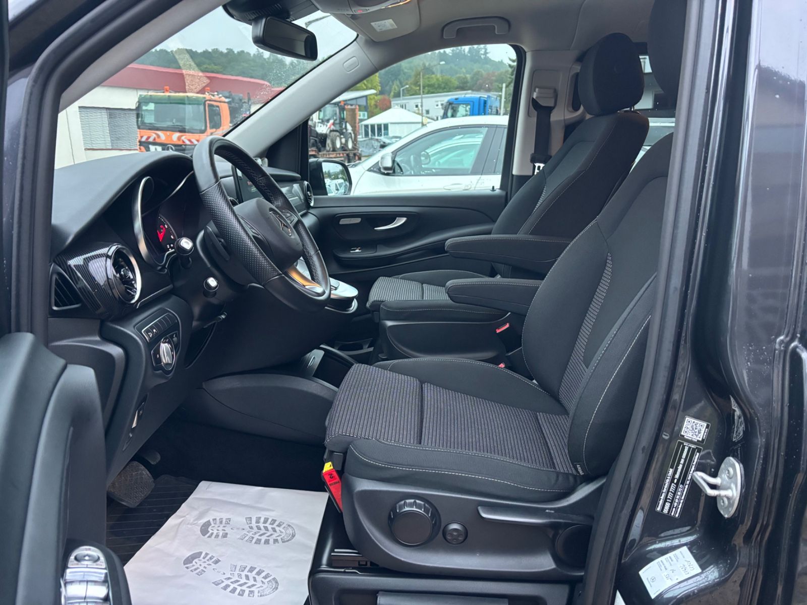 Mercedes-Benz V300 d EDITION 4MATIC lang,AHK,Tisch-Paket