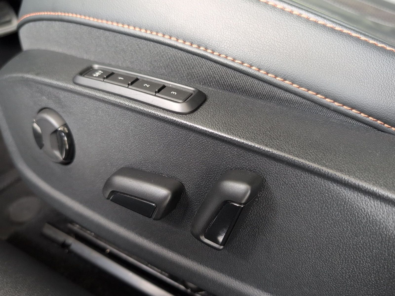 Cupra Formentor 2.0 TSI VZ AHK PANO LEDER COPPER MATT