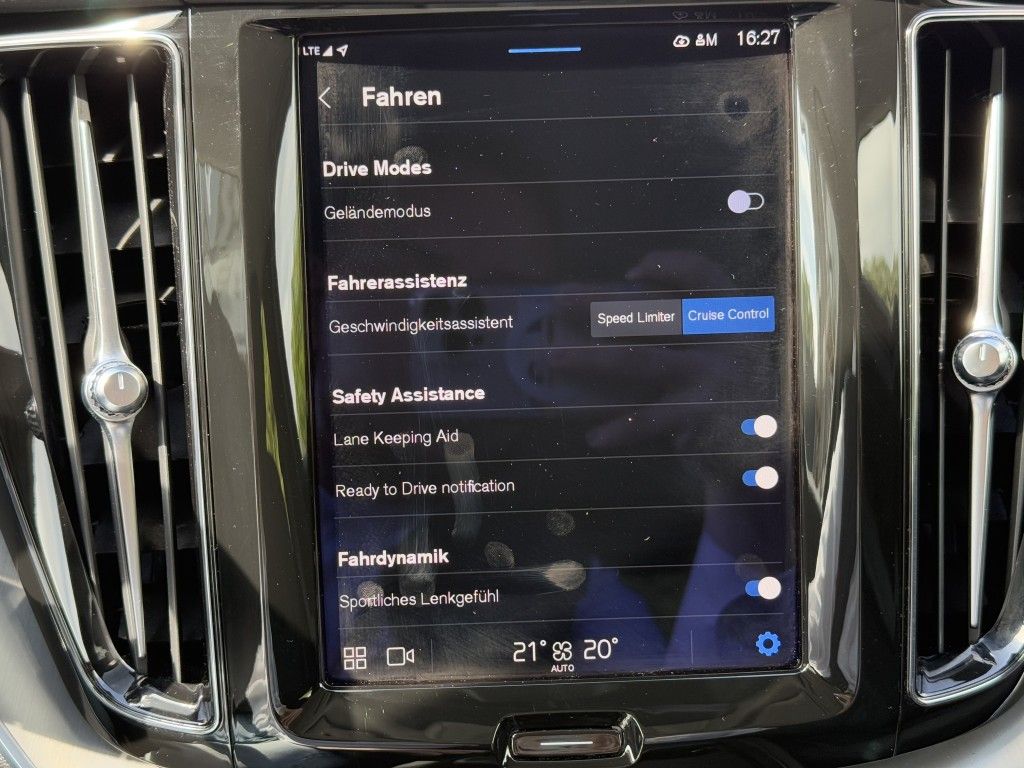 Volvo XC60 B4 B Core - Samsaru's Car Outlet