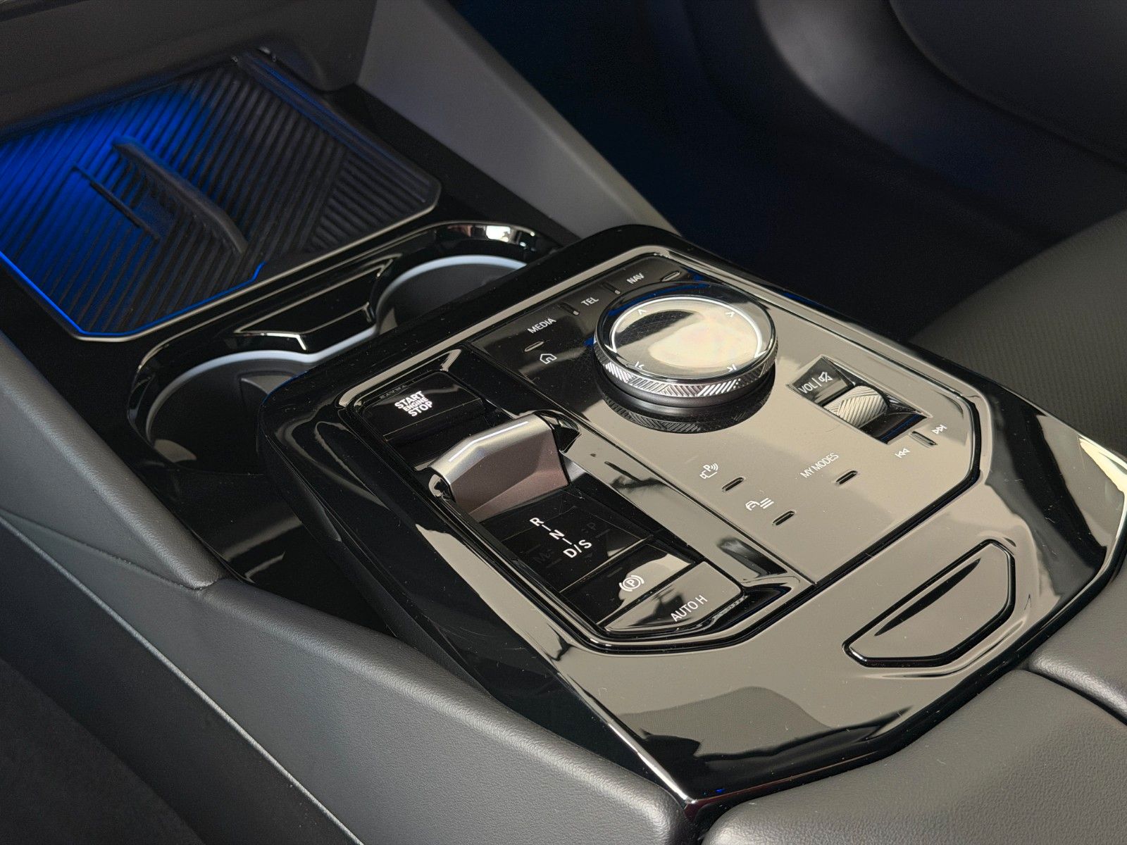 BMW 520d xDrive / AHK / 360° / Abstandtemp. / H&K