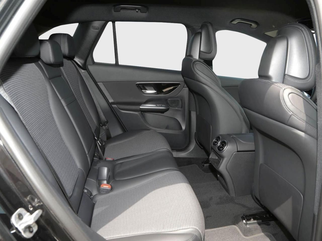 Mercedes-Benz GLC 200 d 4MATIC Avantgarde - Samsaru's Car Outlet