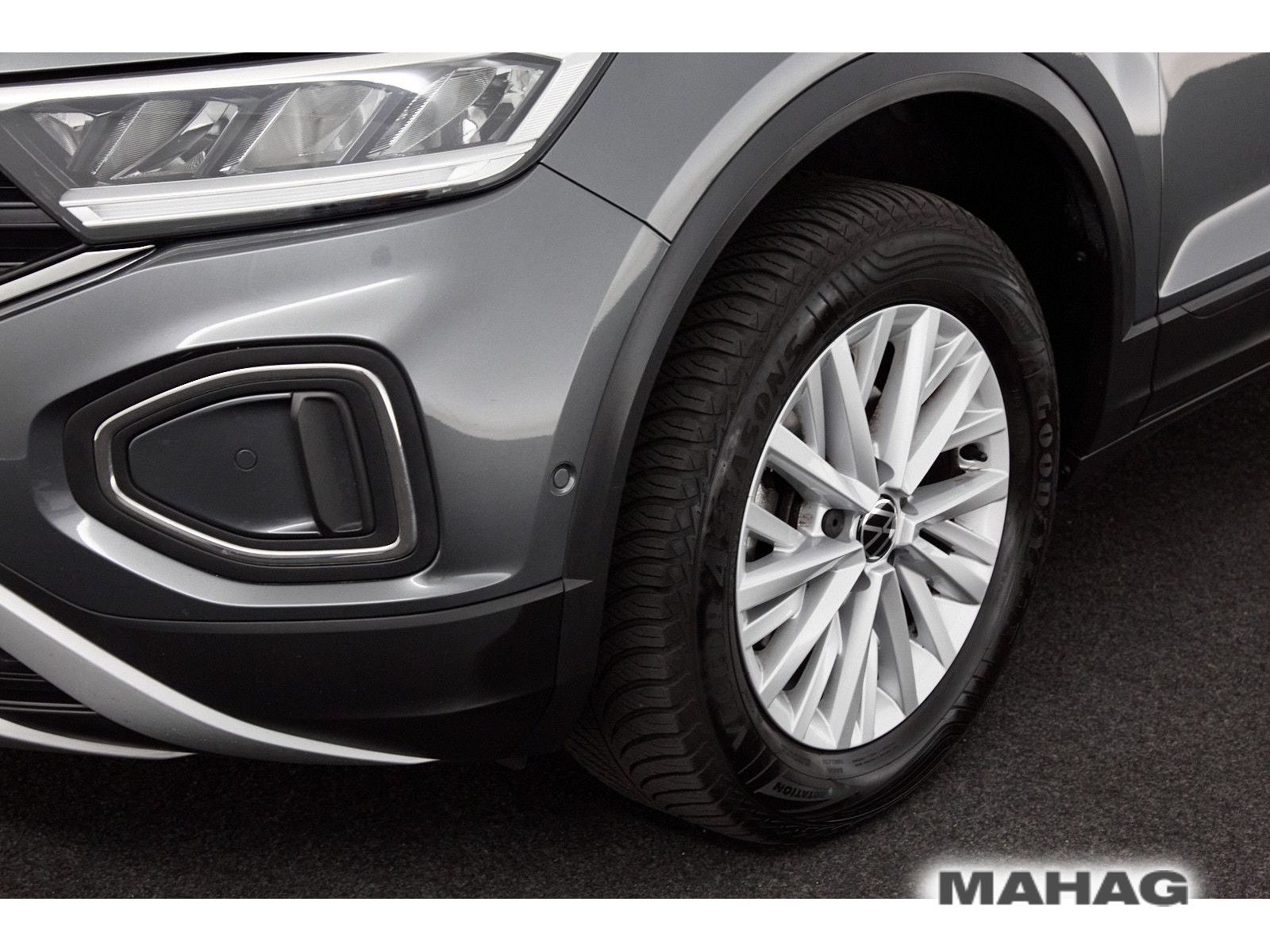 Volkswagen T-ROC 1.5 TSI LIFE - Samsaru's Car Outlet