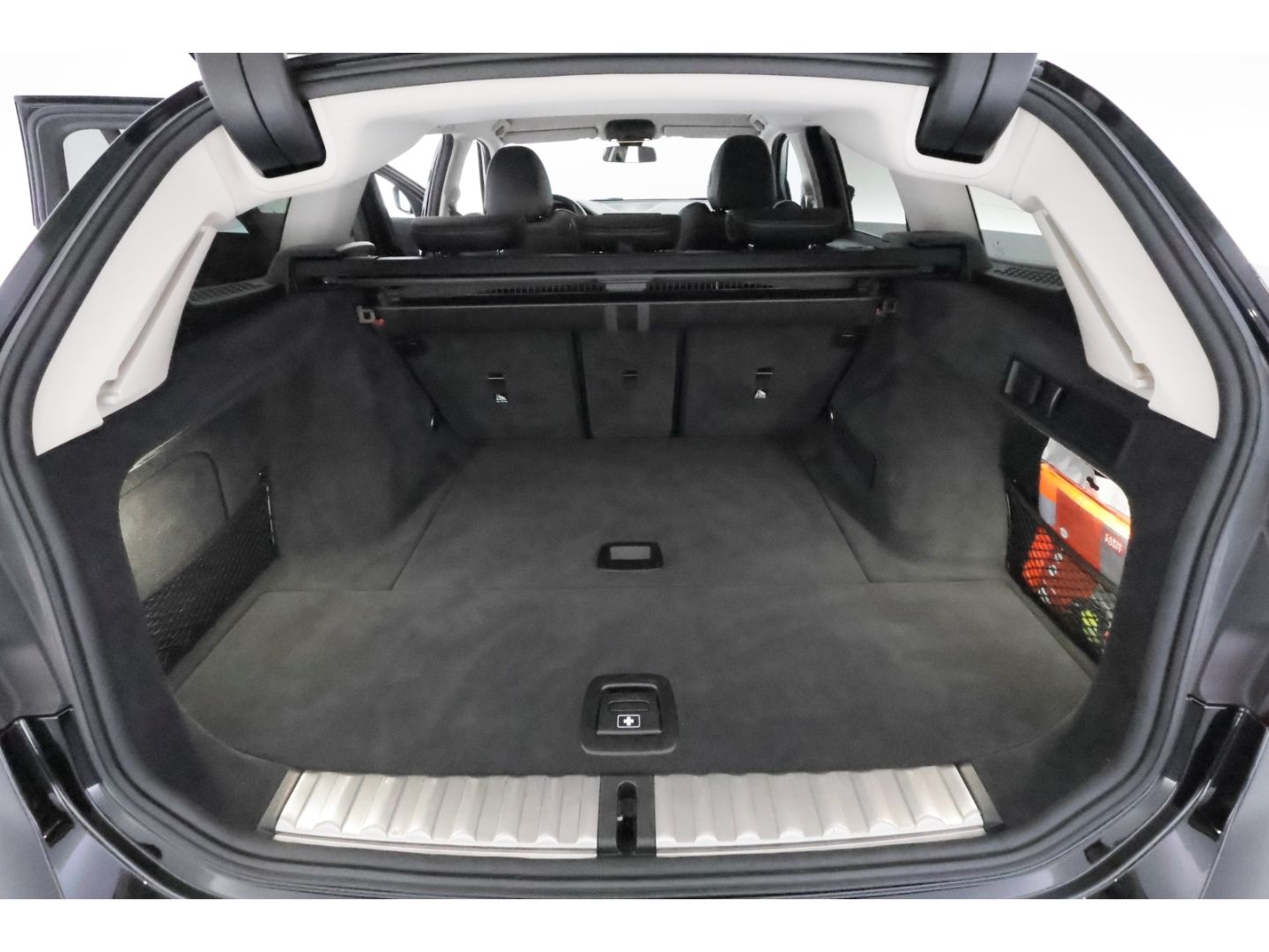 BMW 330 i Touring Steptronic Sport Line - Samsaru's Car Outlet