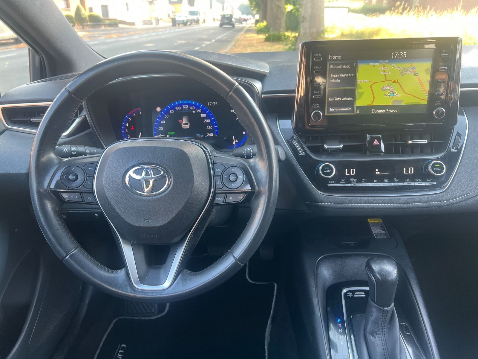 Toyota Corolla Touring Sports Hybrid Dynamic - Samsaru's Car Outlet