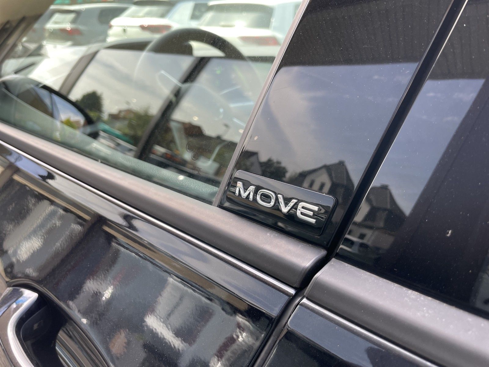 Volkswagen Golf VIII Move eTSI - Samsaru's Car Outlet