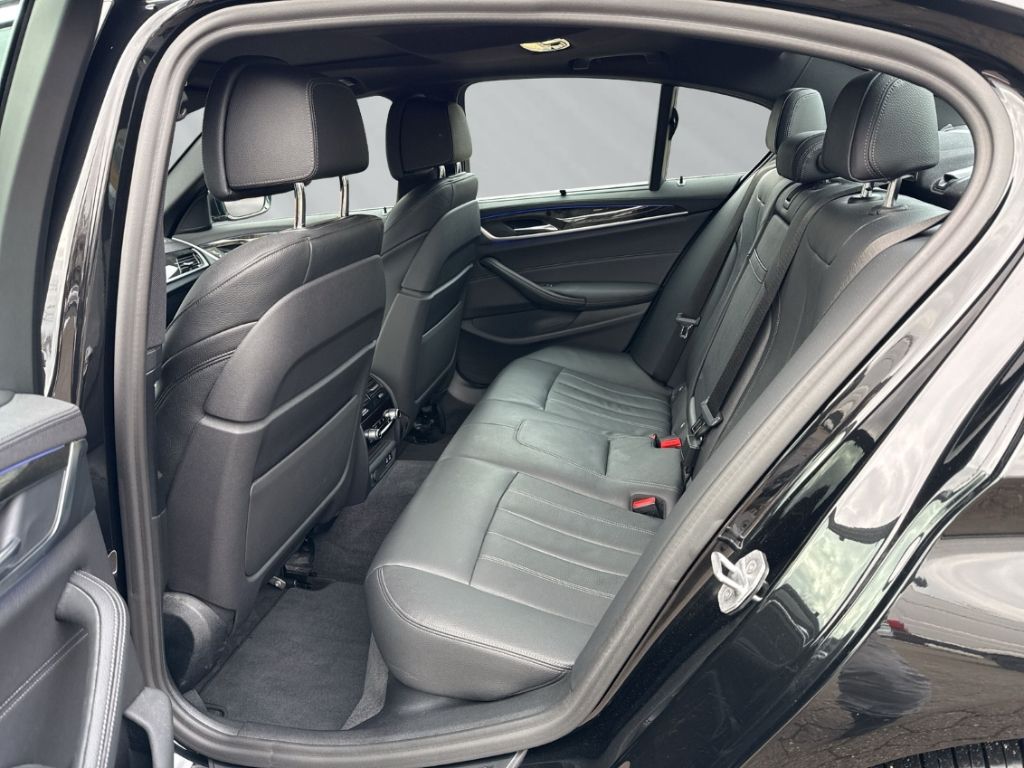 BMW 530 xd Limousine Luxury Line Komfortsitze Glasda