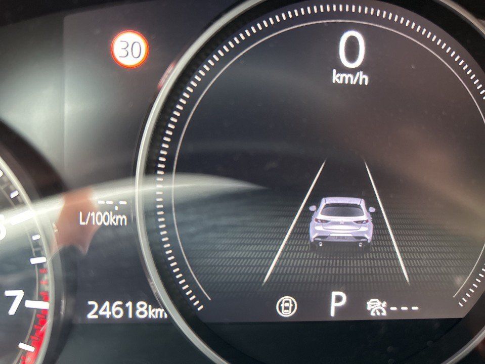 Mazda 3 2.0l "Selection" "NAVI" M Hybrid