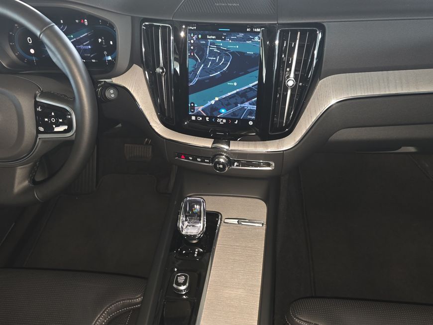 Volvo XC60 B5 B AWD Plus Dark