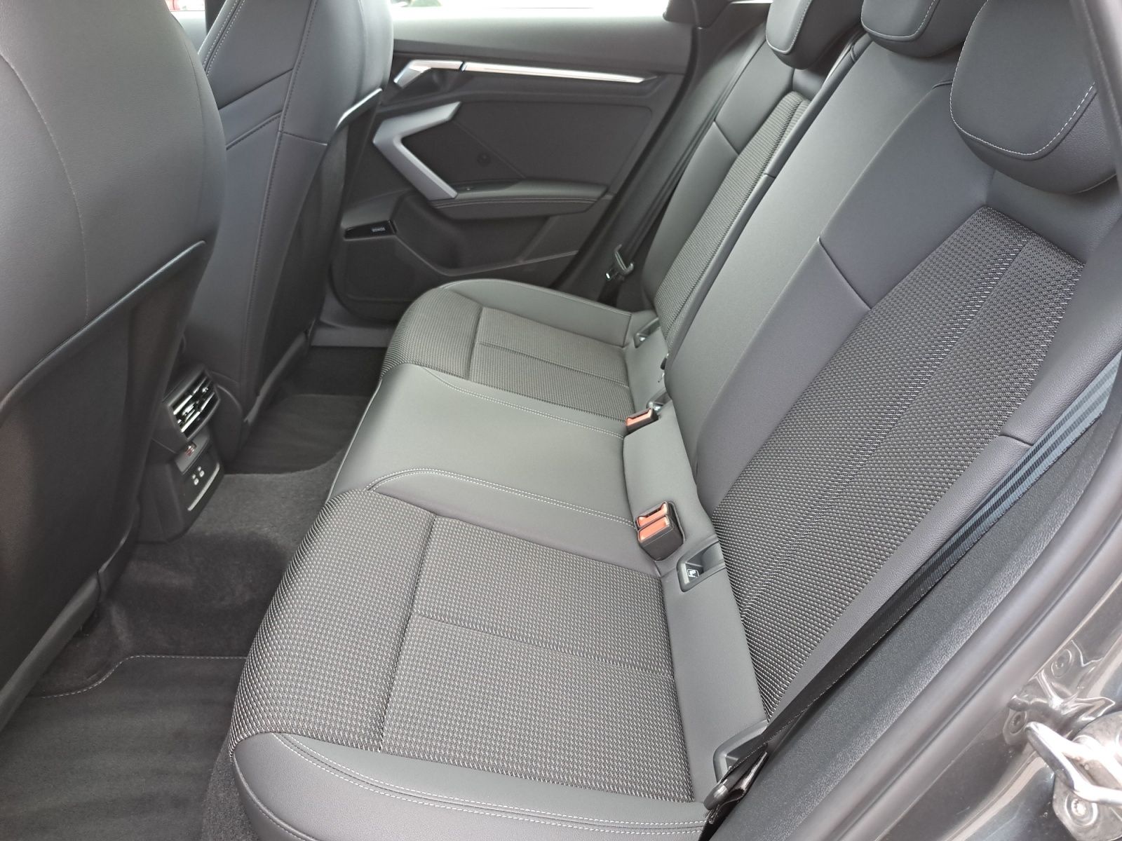 Audi A3 Sportback S line 35 TDI S tronic - Samsaru's Car Outlet
