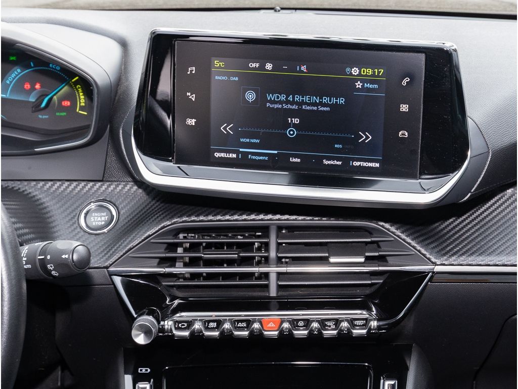 Peugeot 2008 ELEKTRO ALLURE - Samsaru's Car Outlet