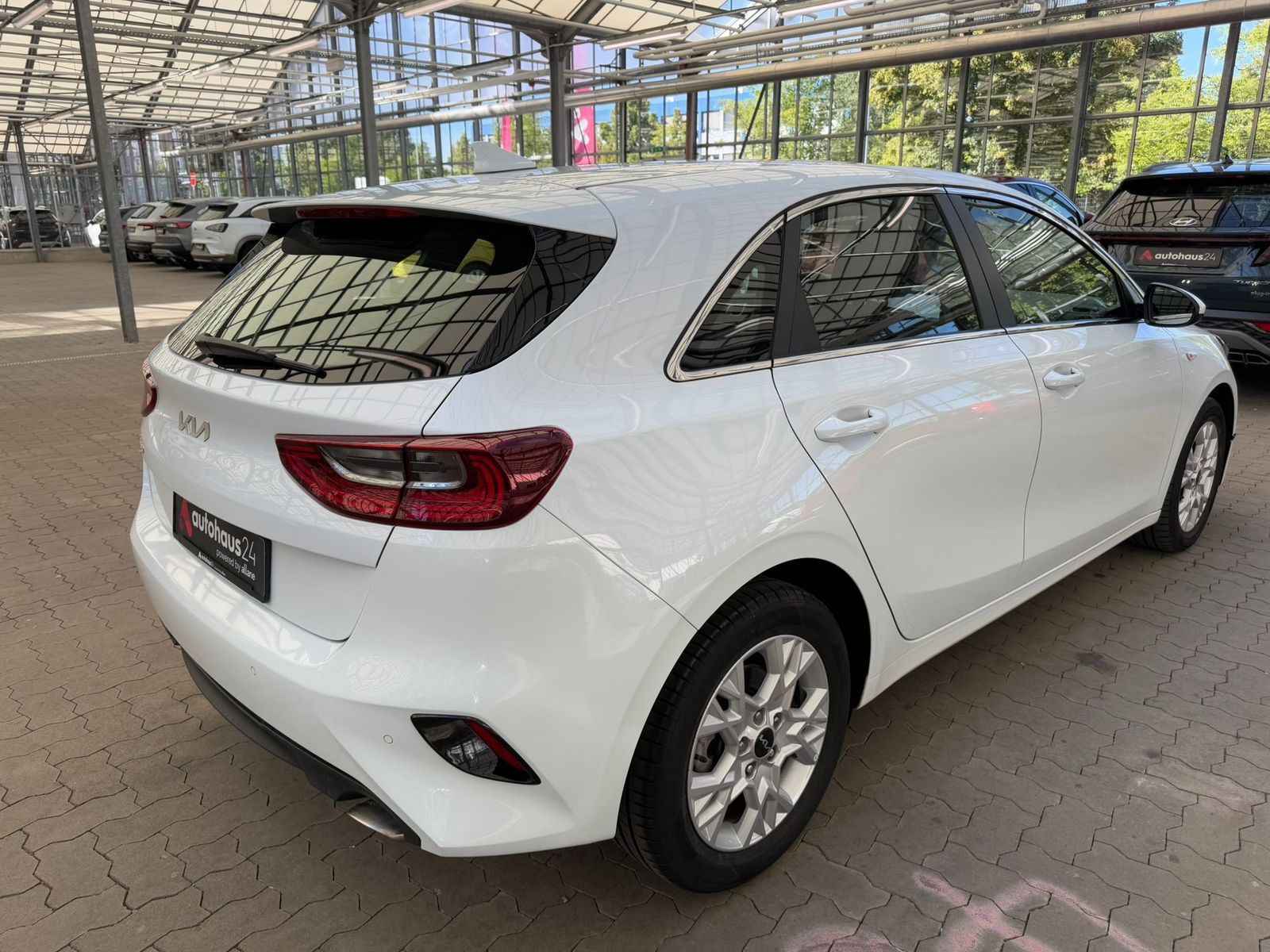 Kia Ceed 1.5 T-GDI Vision - Samsaru's Car Outlet