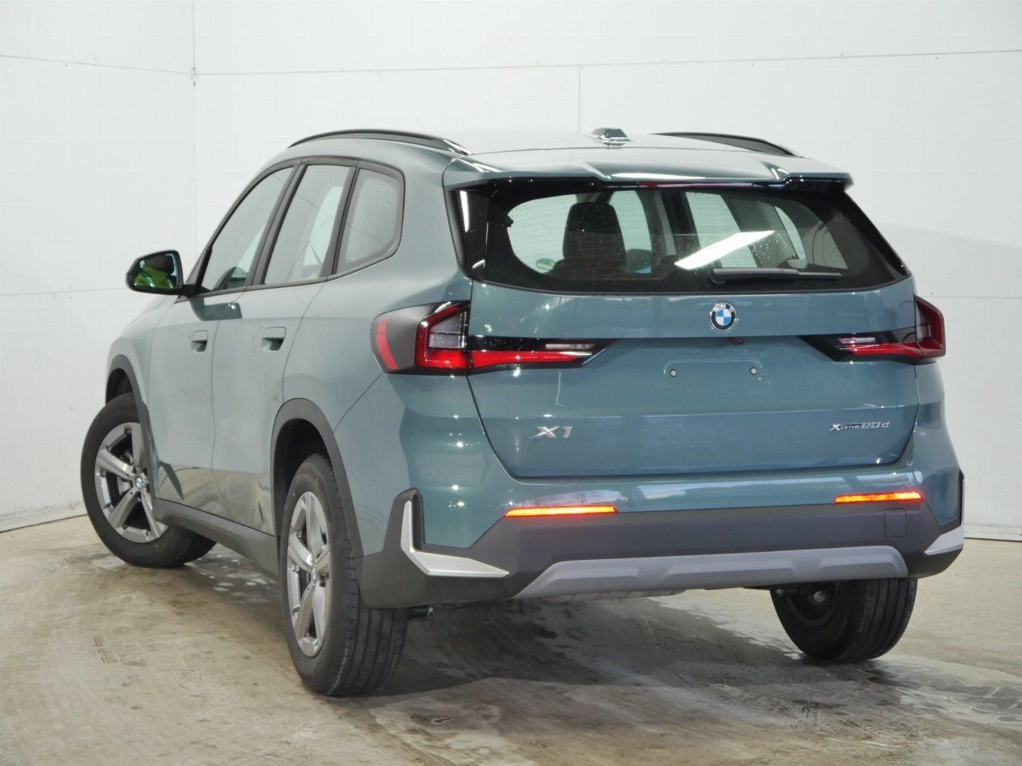 BMW X1 xDrive20d - Samsaru's Car Outlet