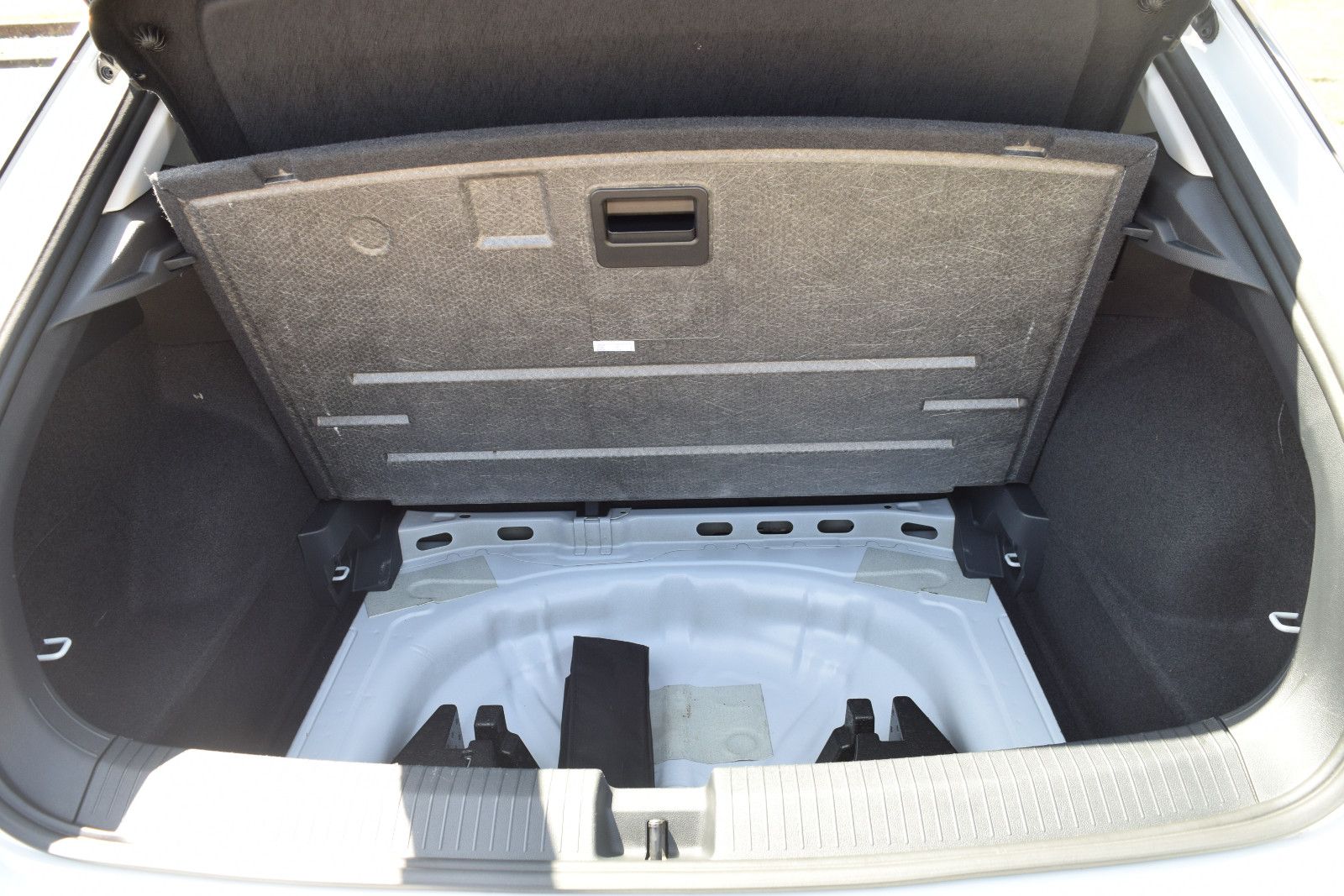Volkswagen T-Roc Life - Samsaru's Car Outlet