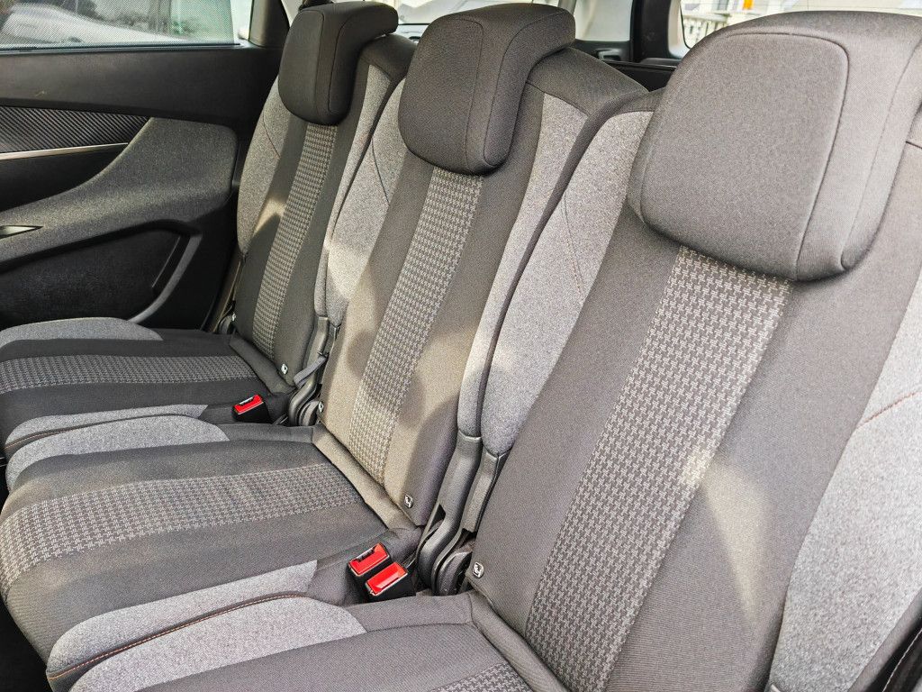 Peugeot 5008 BlueHDI 130 EAT8 - Samsaru's Car Outlet