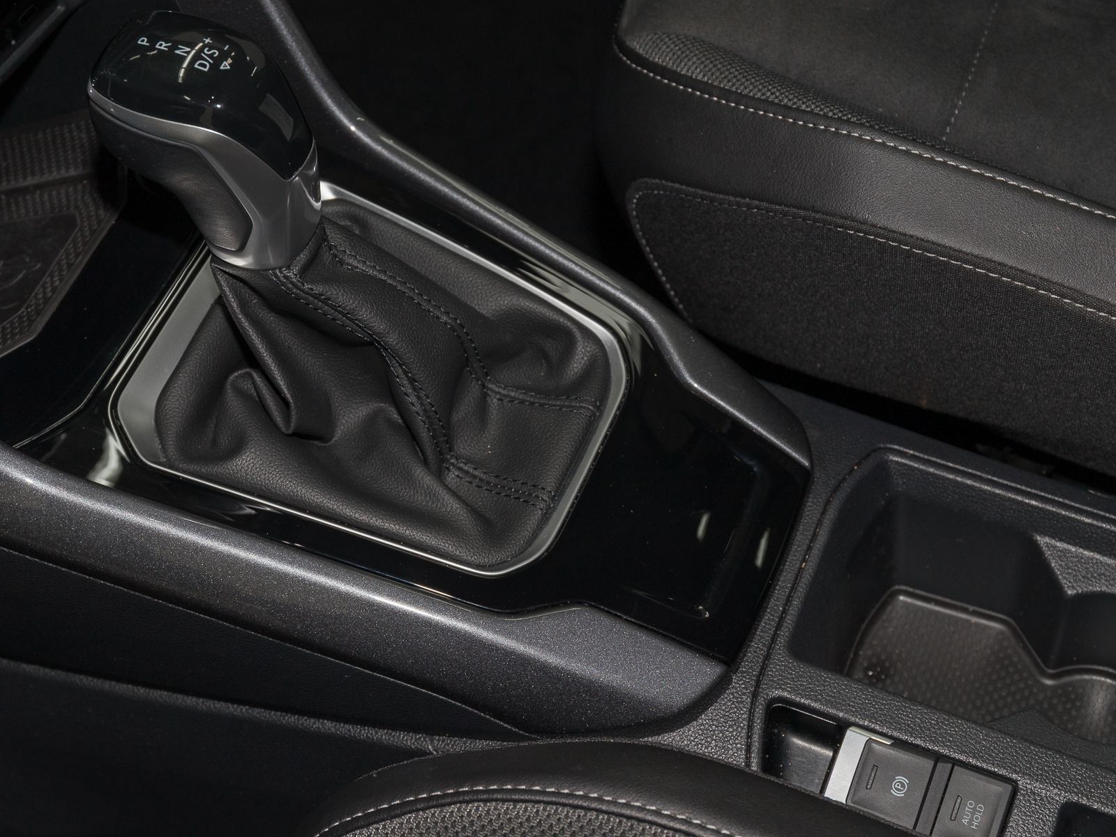 Volkswagen T-Roc 1.5 TSI DSG STYLE - Samsaru's Car Outlet
