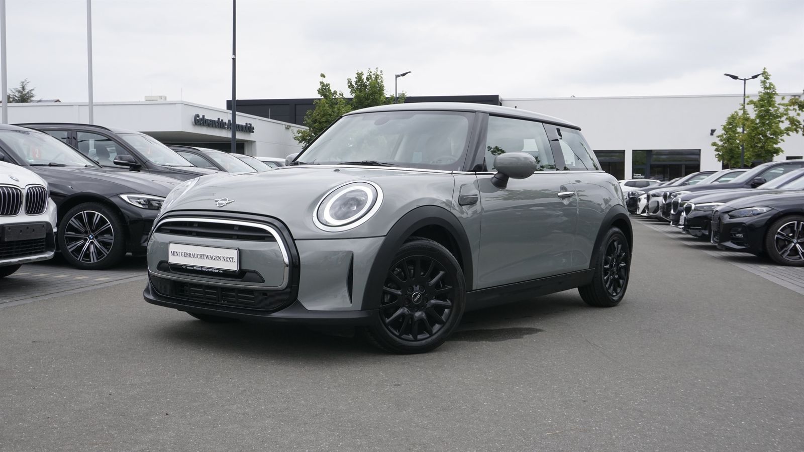 MINI One Hatch - Samsaru's Car Outlet