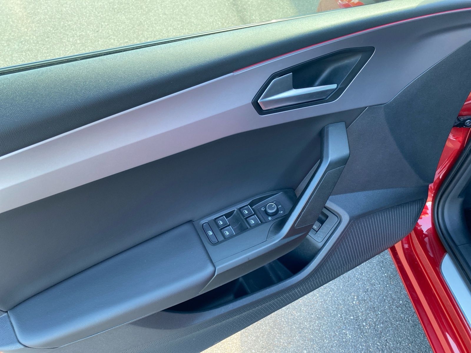 Seat Leon Sportstourer 1.5 eTSI FR DSG Navi LED
