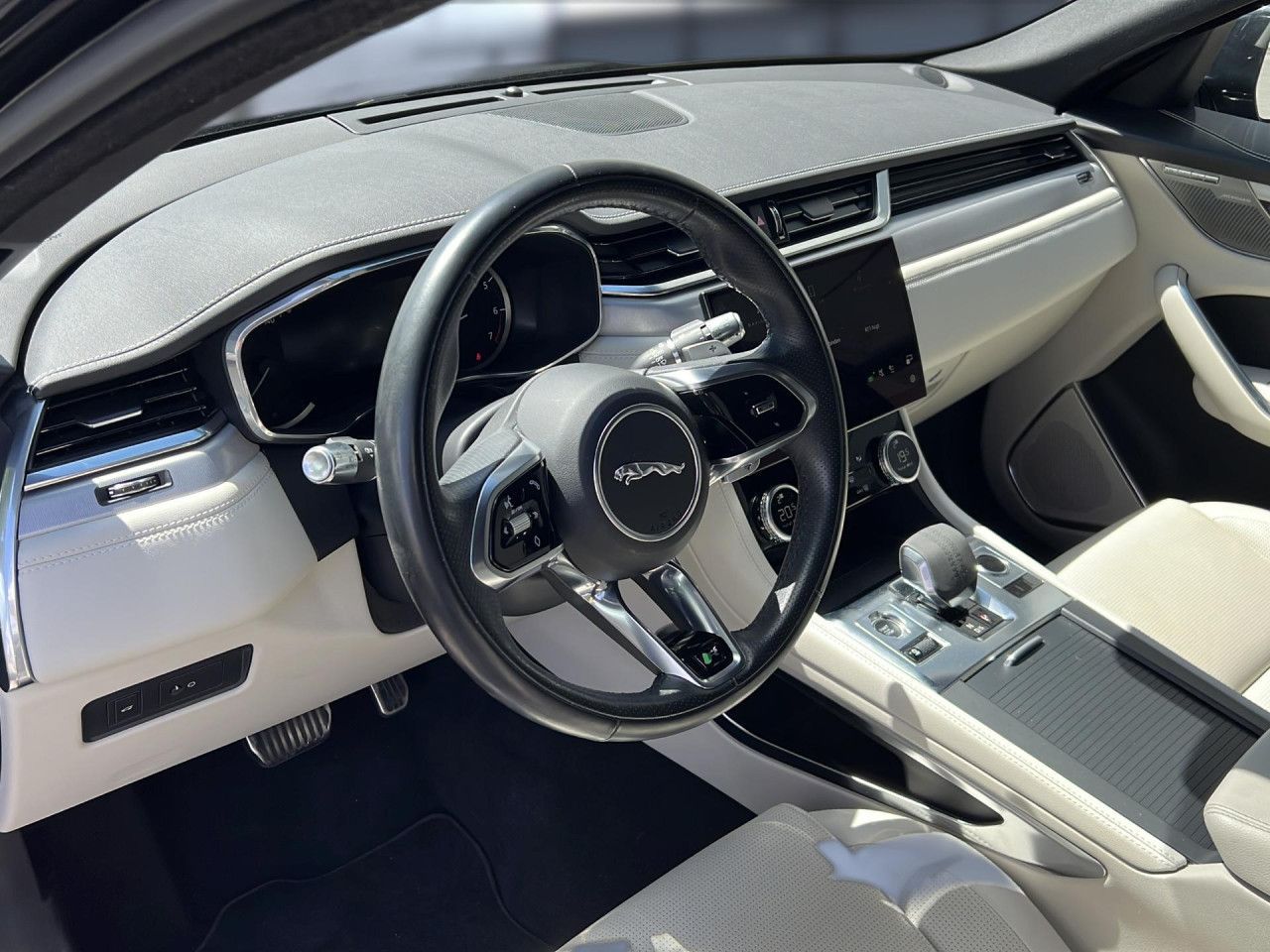 Jaguar F-Pace P250 AWD R-Dynamic SE