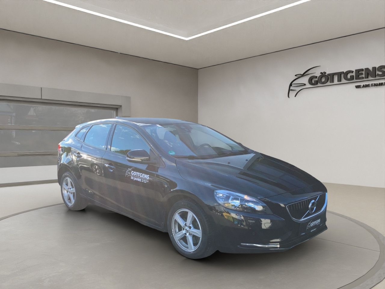 Volvo V40 T2 KINETIC NAVI KLIMAAUTOMATIK PDC Bluetooth