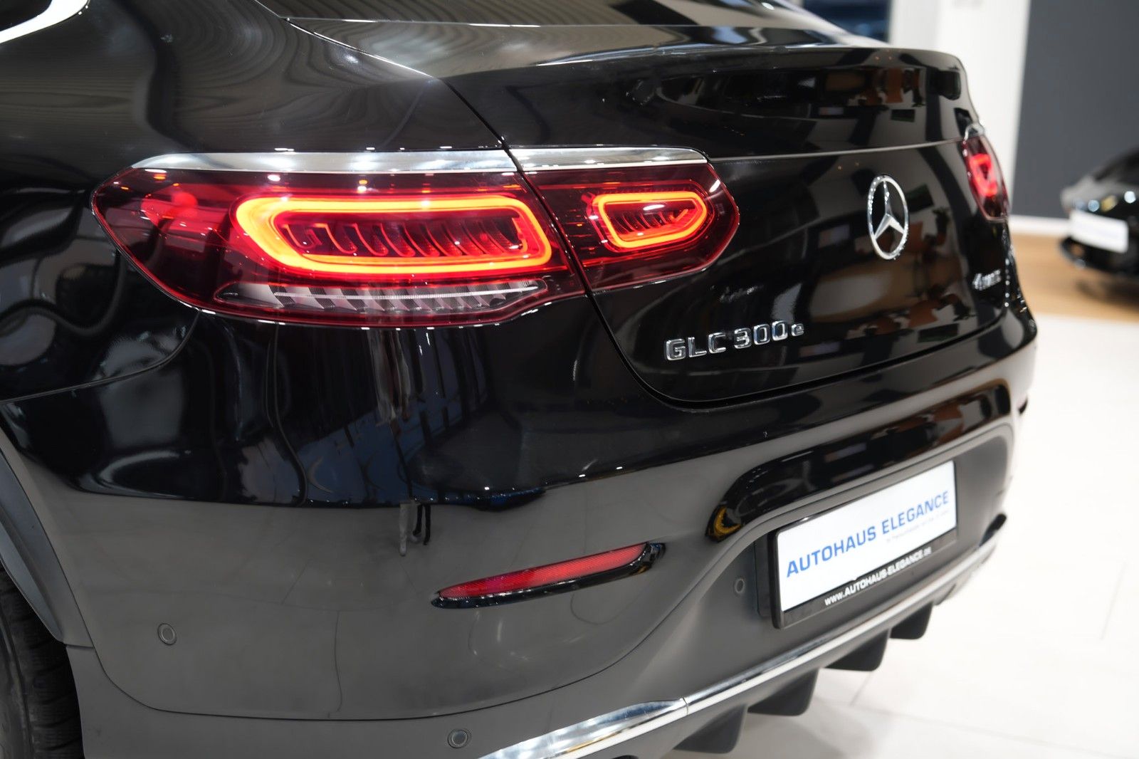 Mercedes-Benz GLC 300 e Coupe 4M *AMG-LINE*LEDER*NAVI*LED*1.HD