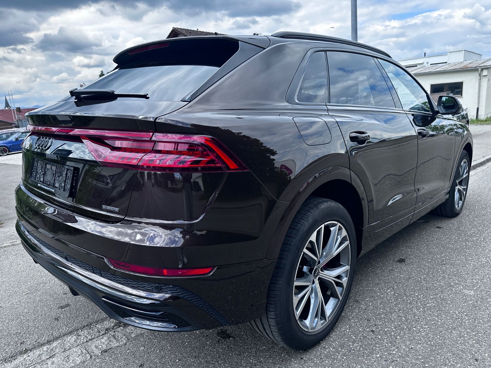Audi Q8 50 TDI quattro S-Line - Samsaru's Car Outlet
