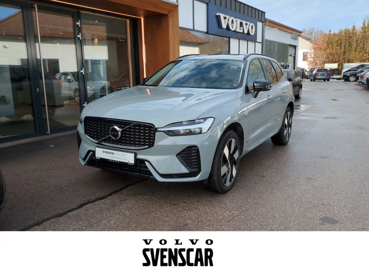 Volvo XC60 Plus Dark Recharge Plug-In Hybrid AWD T8 Tw