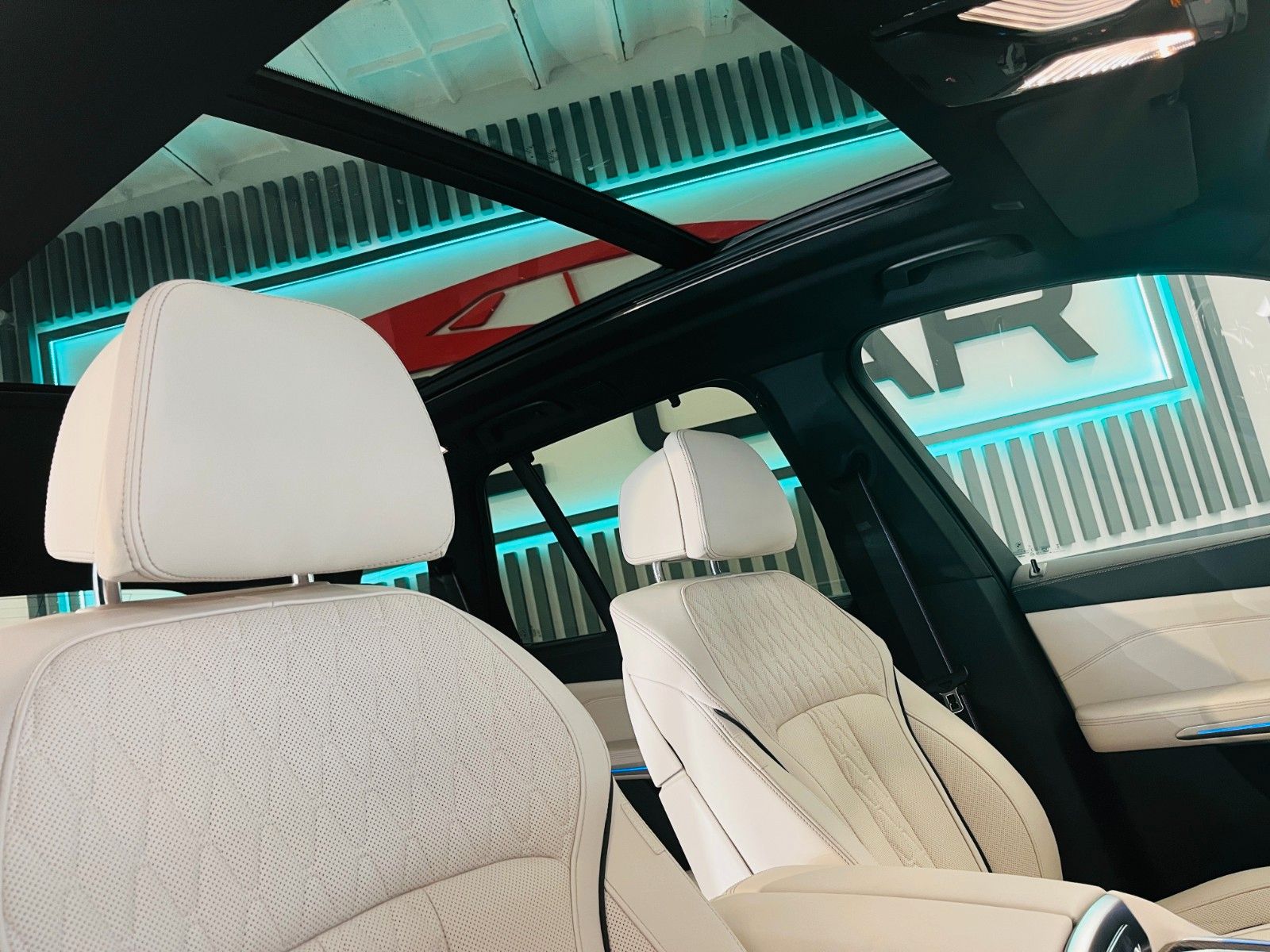 BMW X5 50 e xDrive M Sport / PANO/HARMAN/360KAMERA