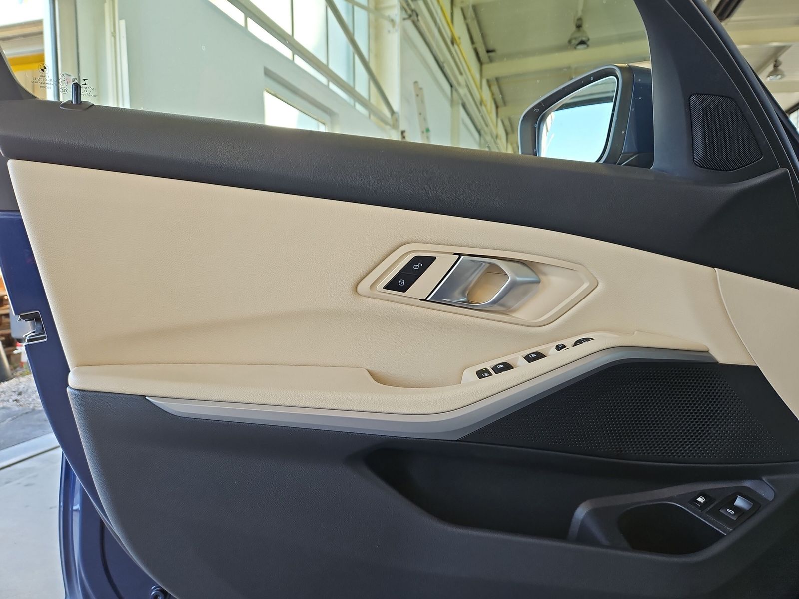 BMW 330e Touring Advantage - Samsaru's Car Outlet