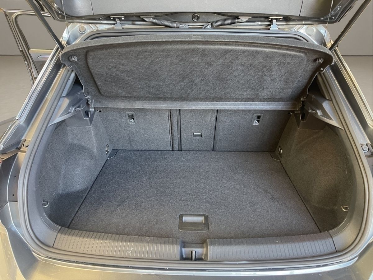 Volkswagen T-Roc 2.0 TDI Sport - Samsaru's Car Outlet