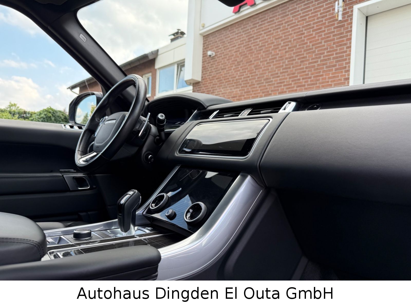 Range Rover Sport HSE 3.0 SDV6 Dynamic - Samsaru's Car Outlet