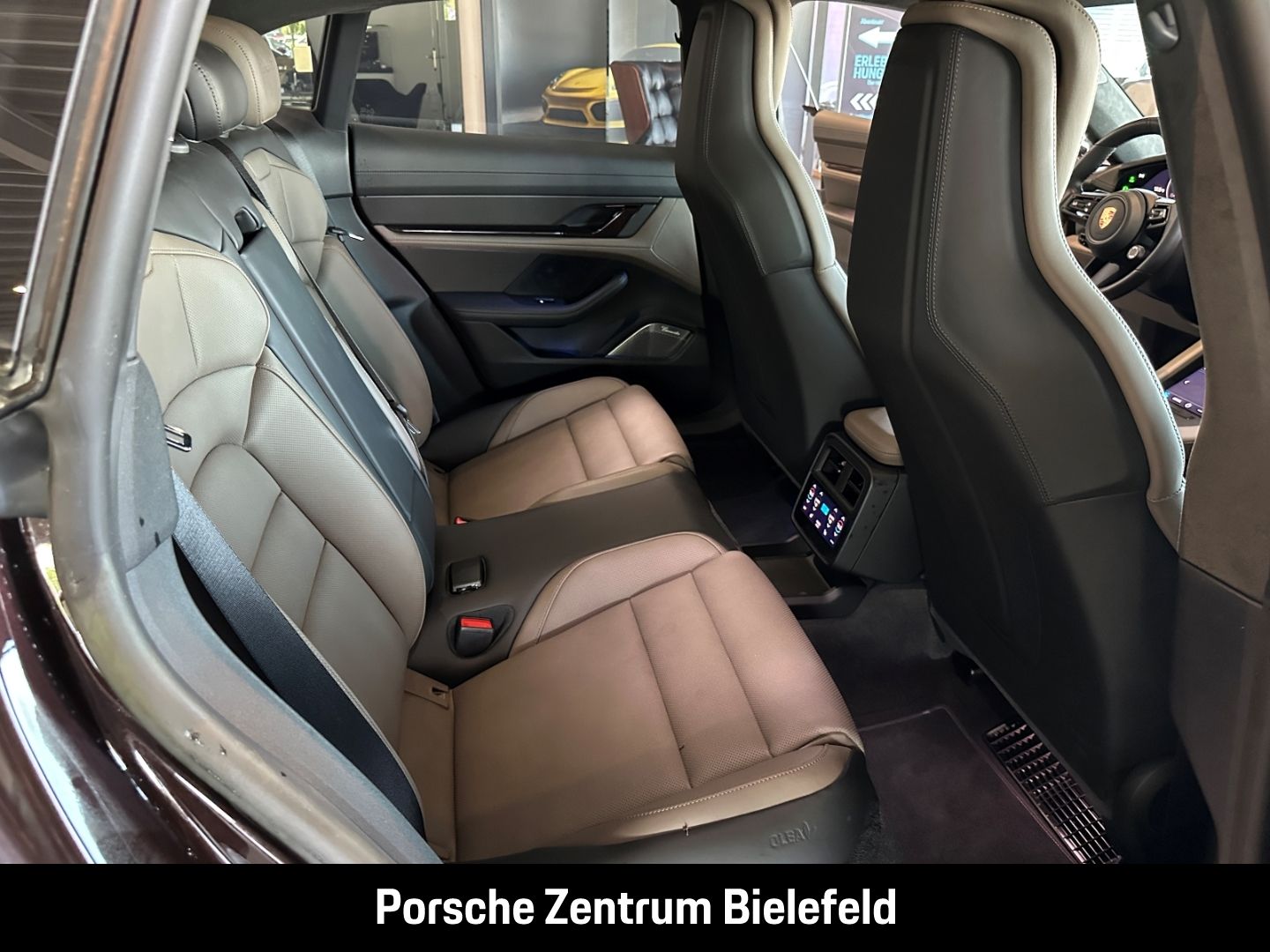 Porsche Taycan Turbo S Cross Turismo Burmester Panorama