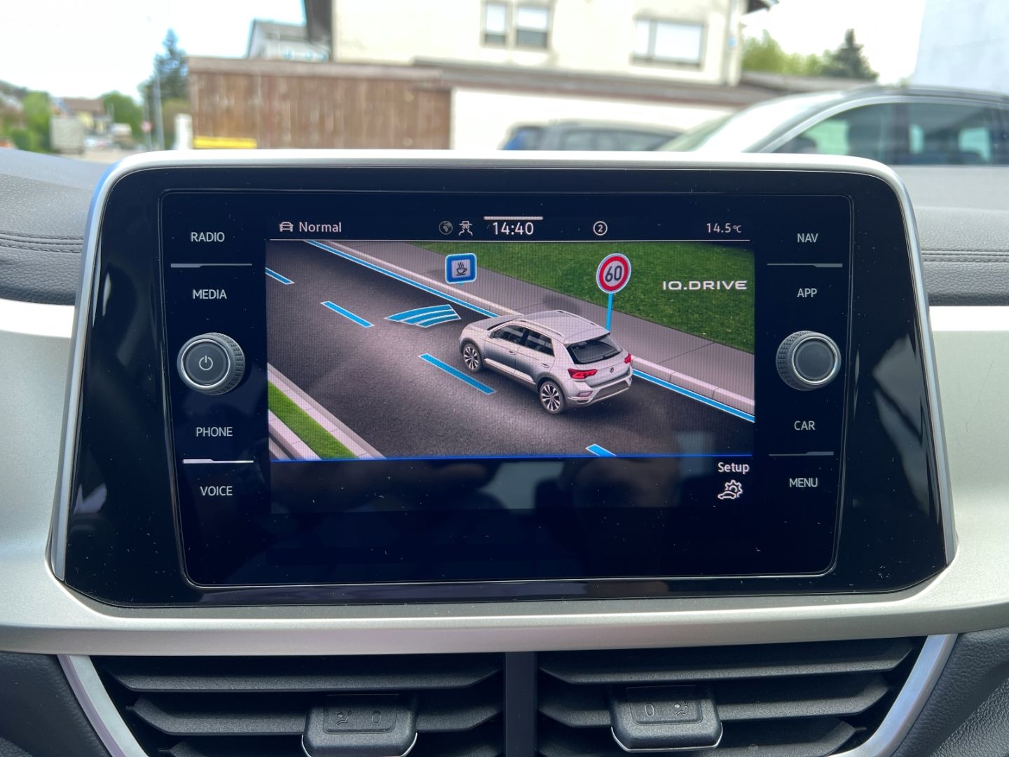 Volkswagen T-Roc 1.0TSI Move - Samsaru's Car Outlet