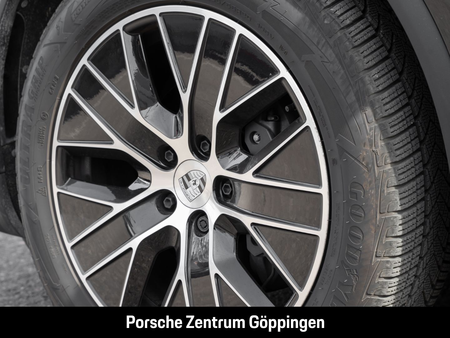Porsche Macan 4 BOSE InnoDrive LED-Matrix Panoramadach