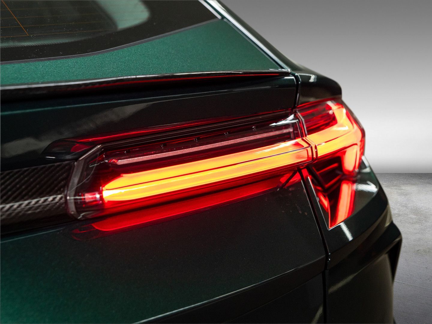 Lamborghini Urus - Samsaru's Car Outlet