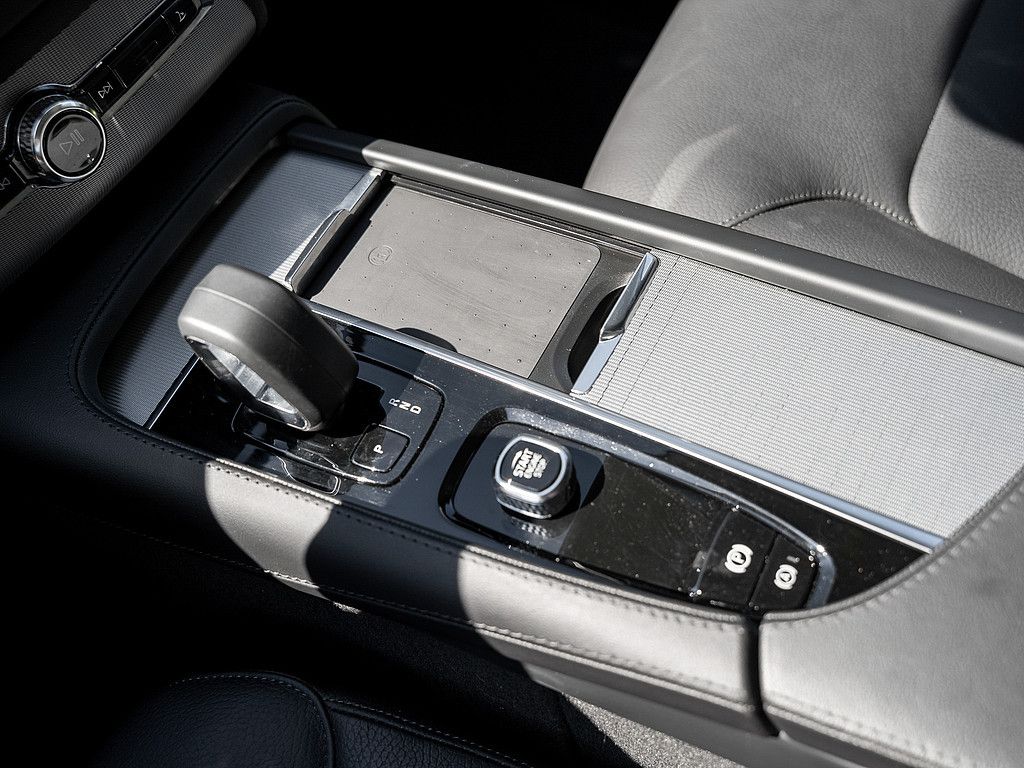 Volvo XC90 T8 AWD Core AHK RÜCKFAHRKAMERA H/K