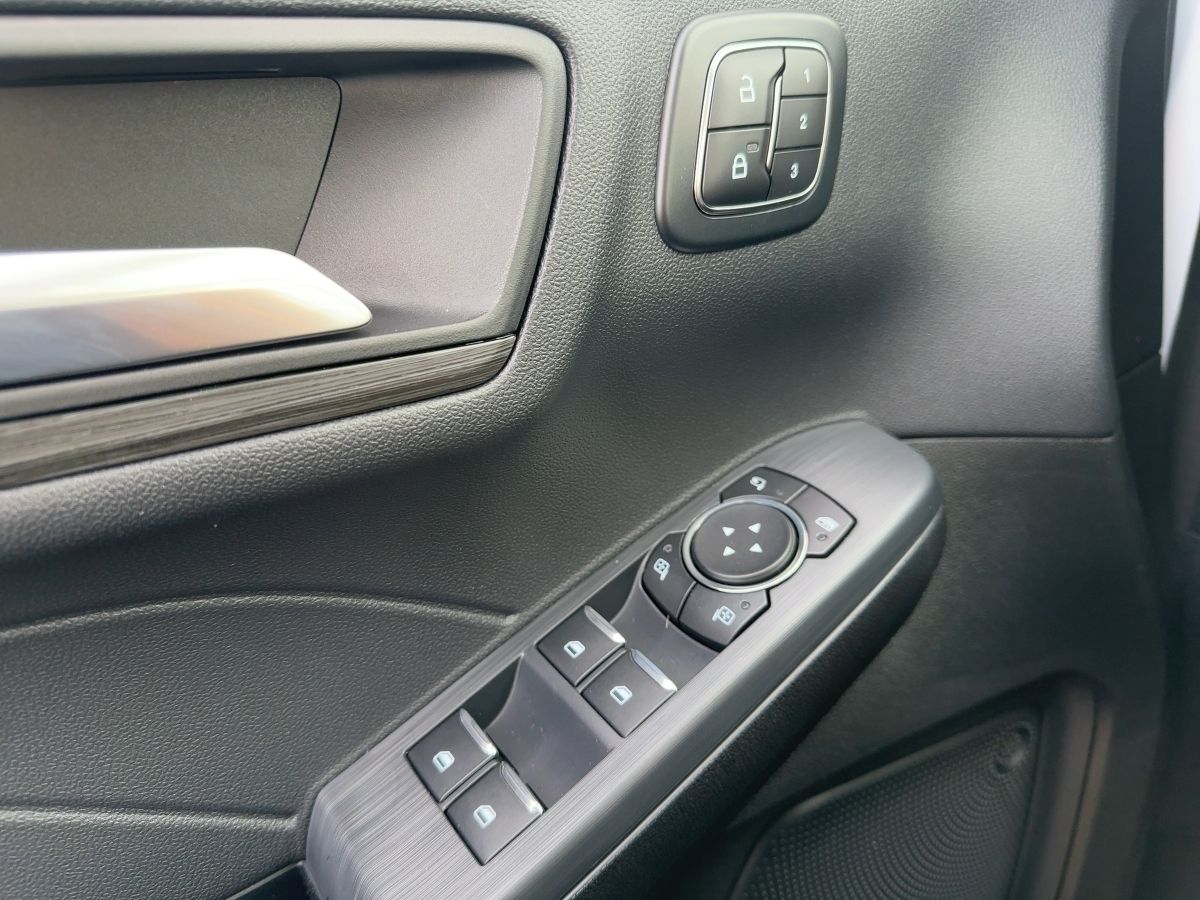 Ford KUGA Active X - Samsaru's Car Outlet