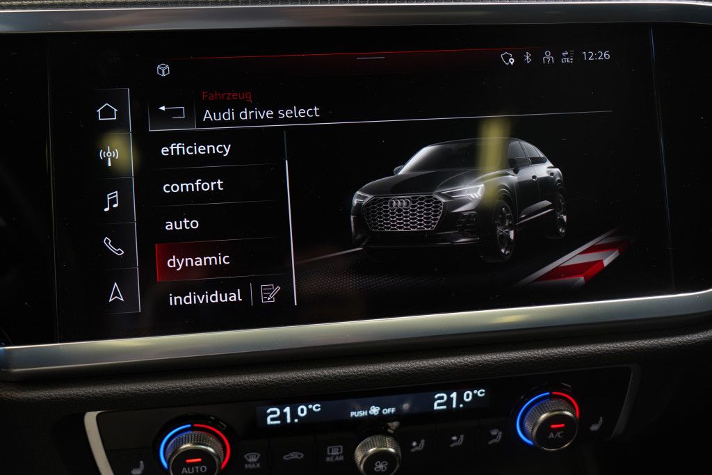 Audi Q3 40 TDI q. Sportback S line - Samsaru's Car Outlet