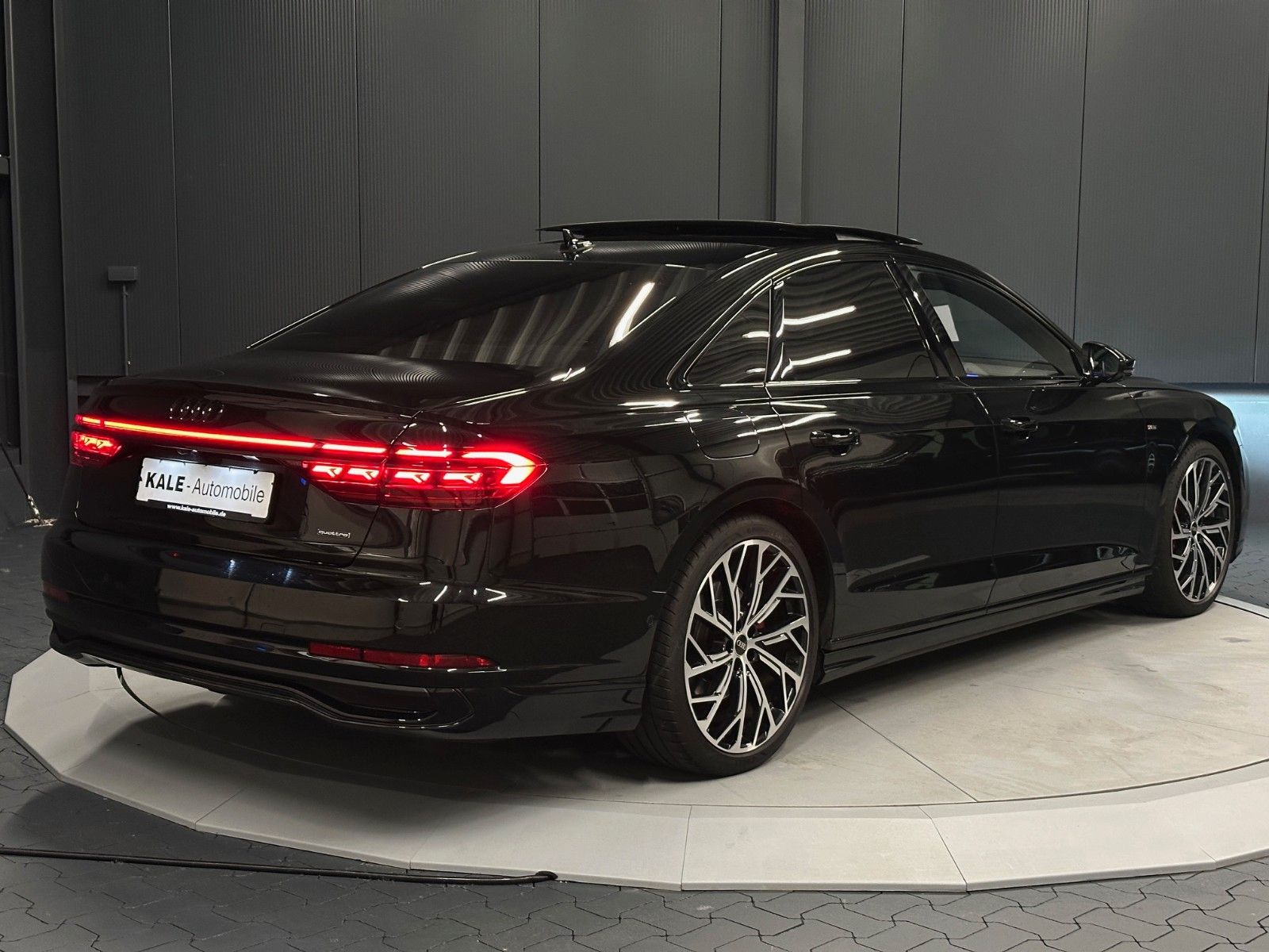 Audi A8 50 TDI quattro S-Line - Samsaru's Car Outlet