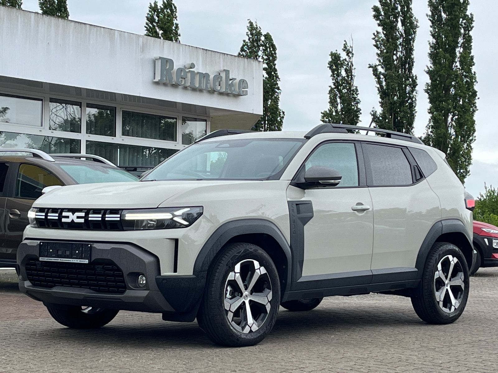 Dacia Duster 140 Mild Hybrid Automatik - Samsaru's Car Outlet