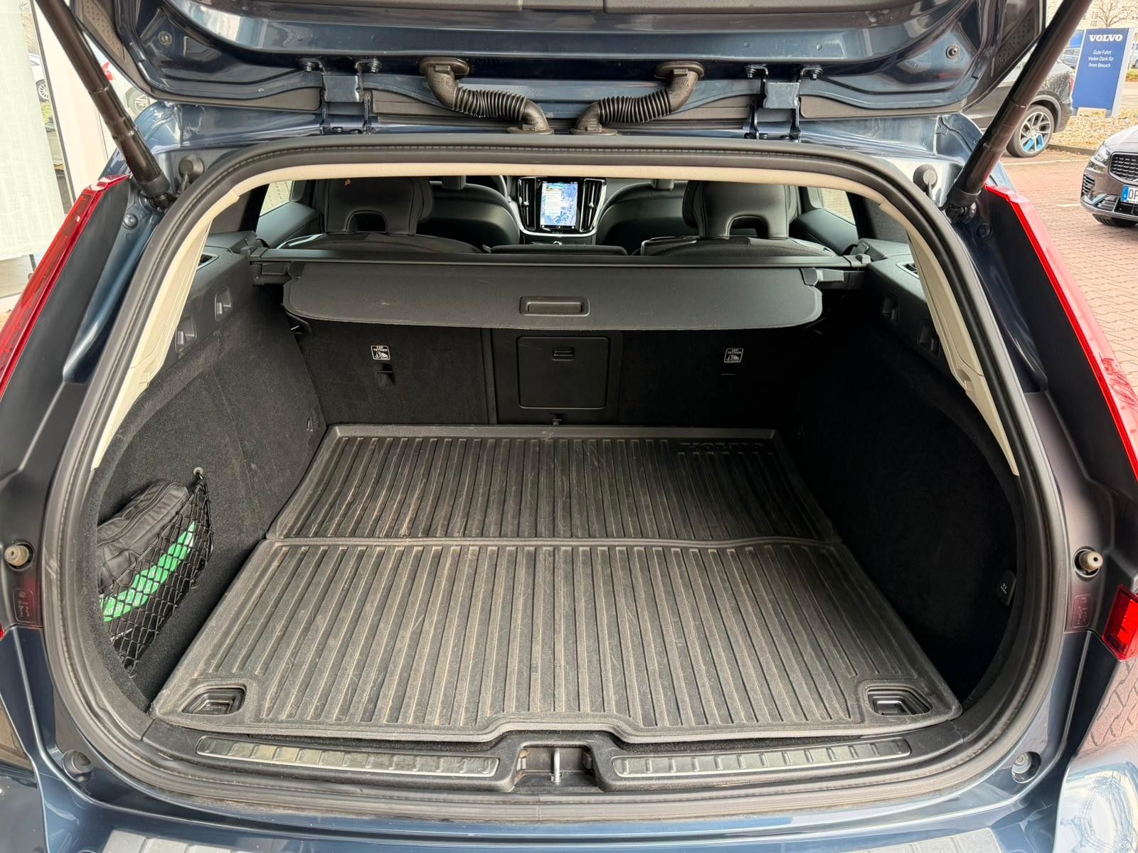 Volvo V60 T6 AWD Recharge Core Auto